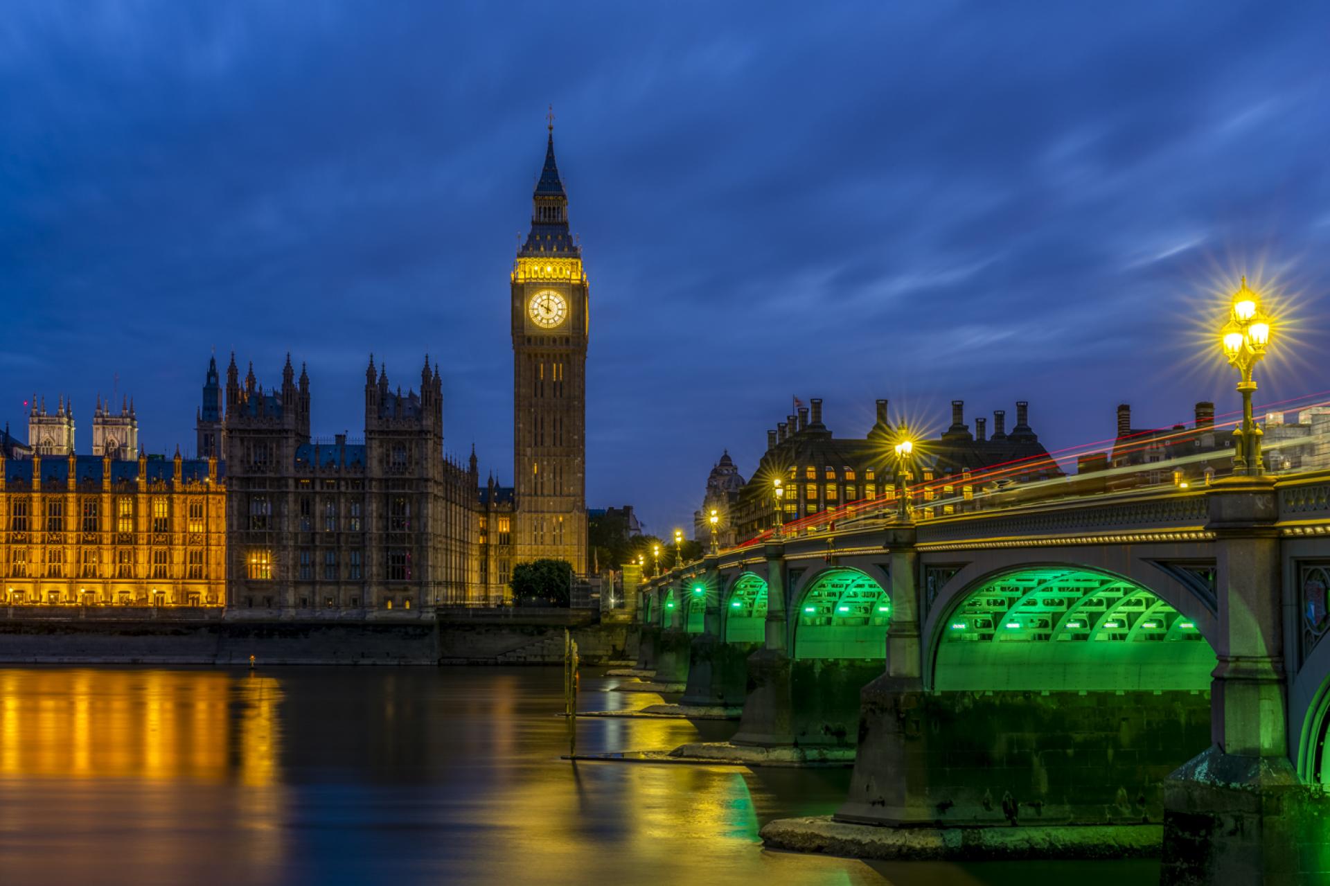 Global Photography Awards Winner - Night Lights on Westminster Bridge