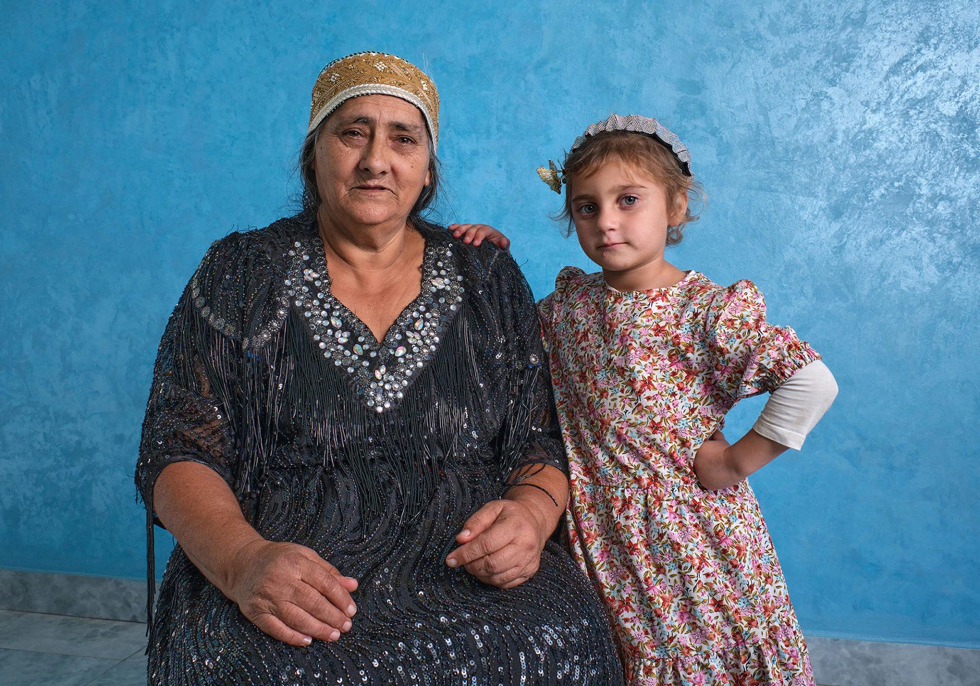 Global Photography Awards Winner - Unique Families of The Roma Community of Keldelari.