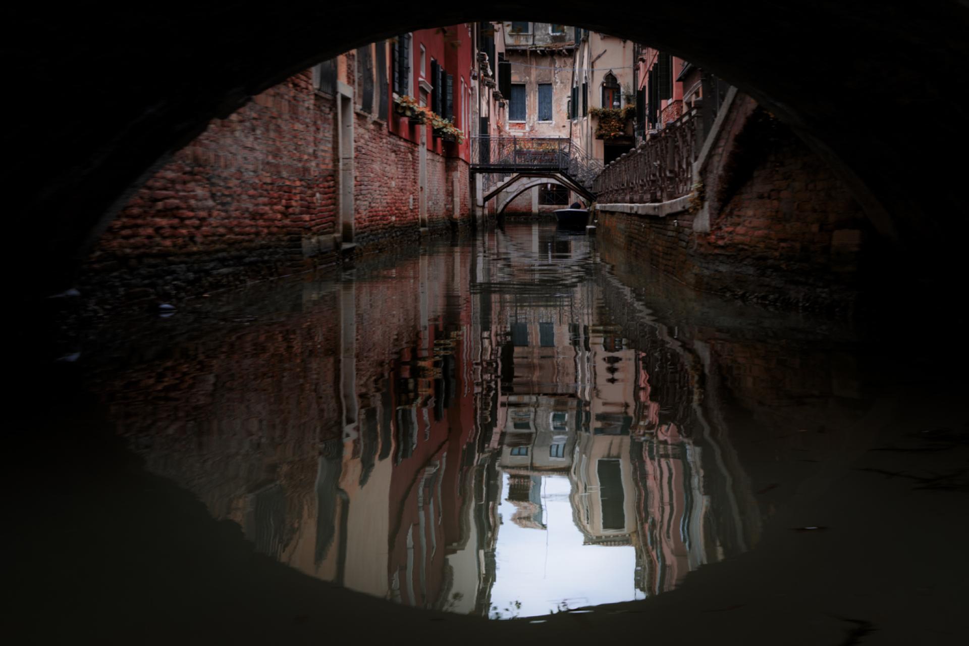 Global Photography Awards Winner - Gazing Through Venice's Eye