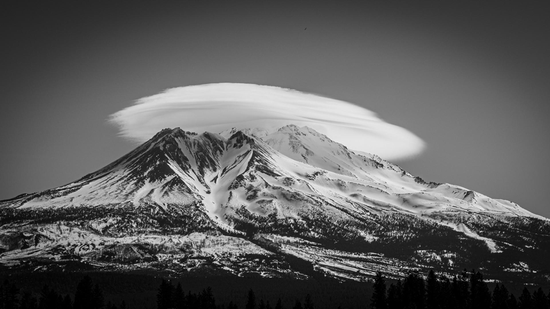 Global Photography Awards Winner - Lenticular Cloud Over Mount Shasta