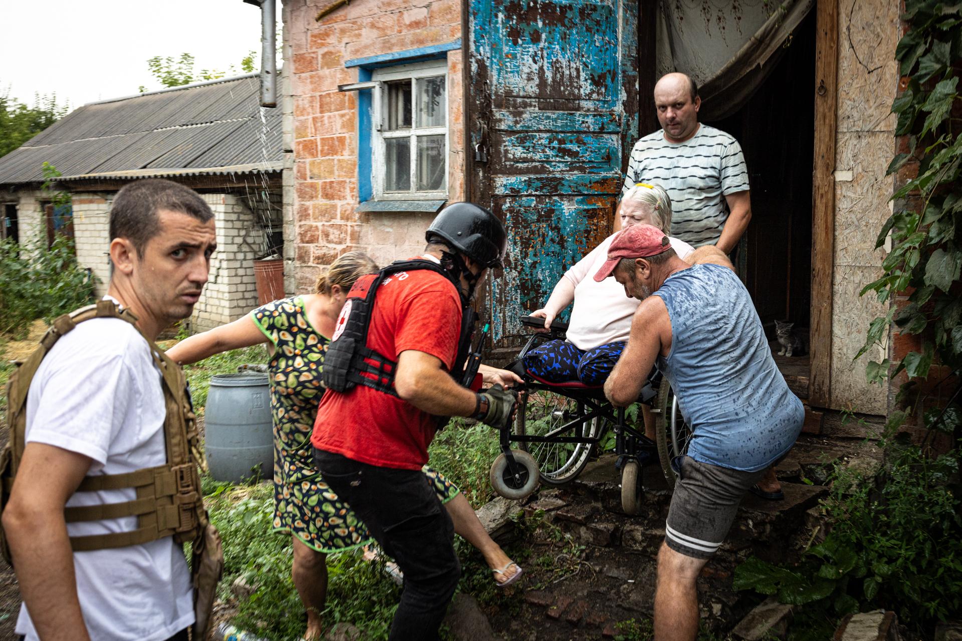 Global Photography Awards Winner - Snapshots of Valor: On the Front Lines of Ukraine's Struggle