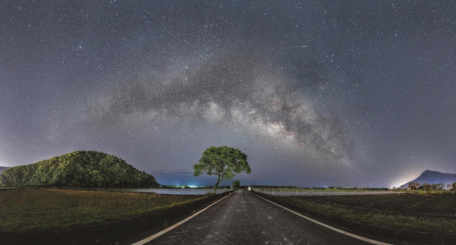 Global Photography Awards Winner - The Arch of The Milky Way