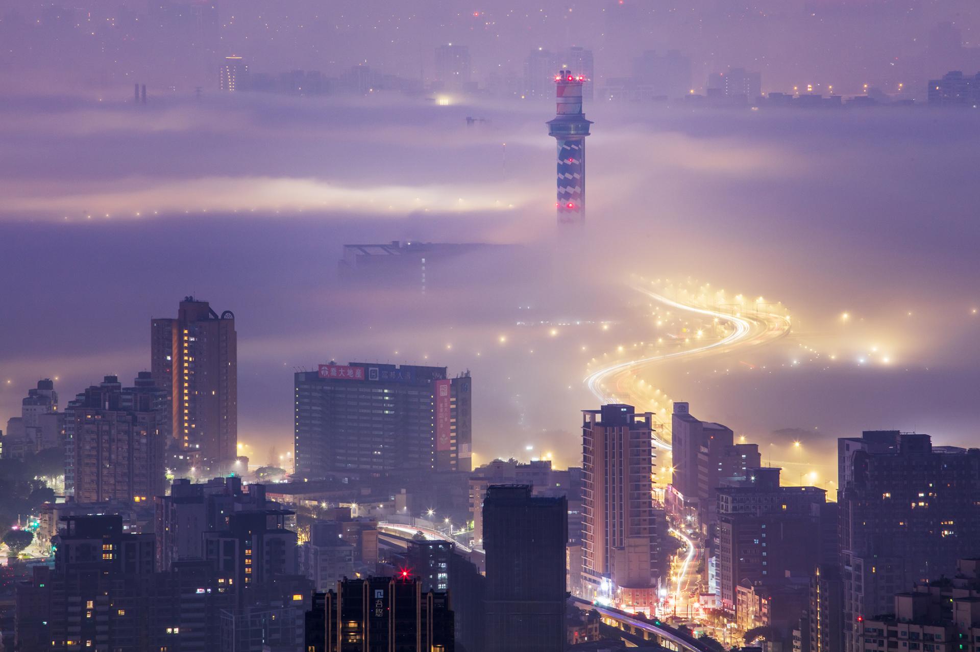 Global Photography Awards Winner - City low altitude sea of clouds