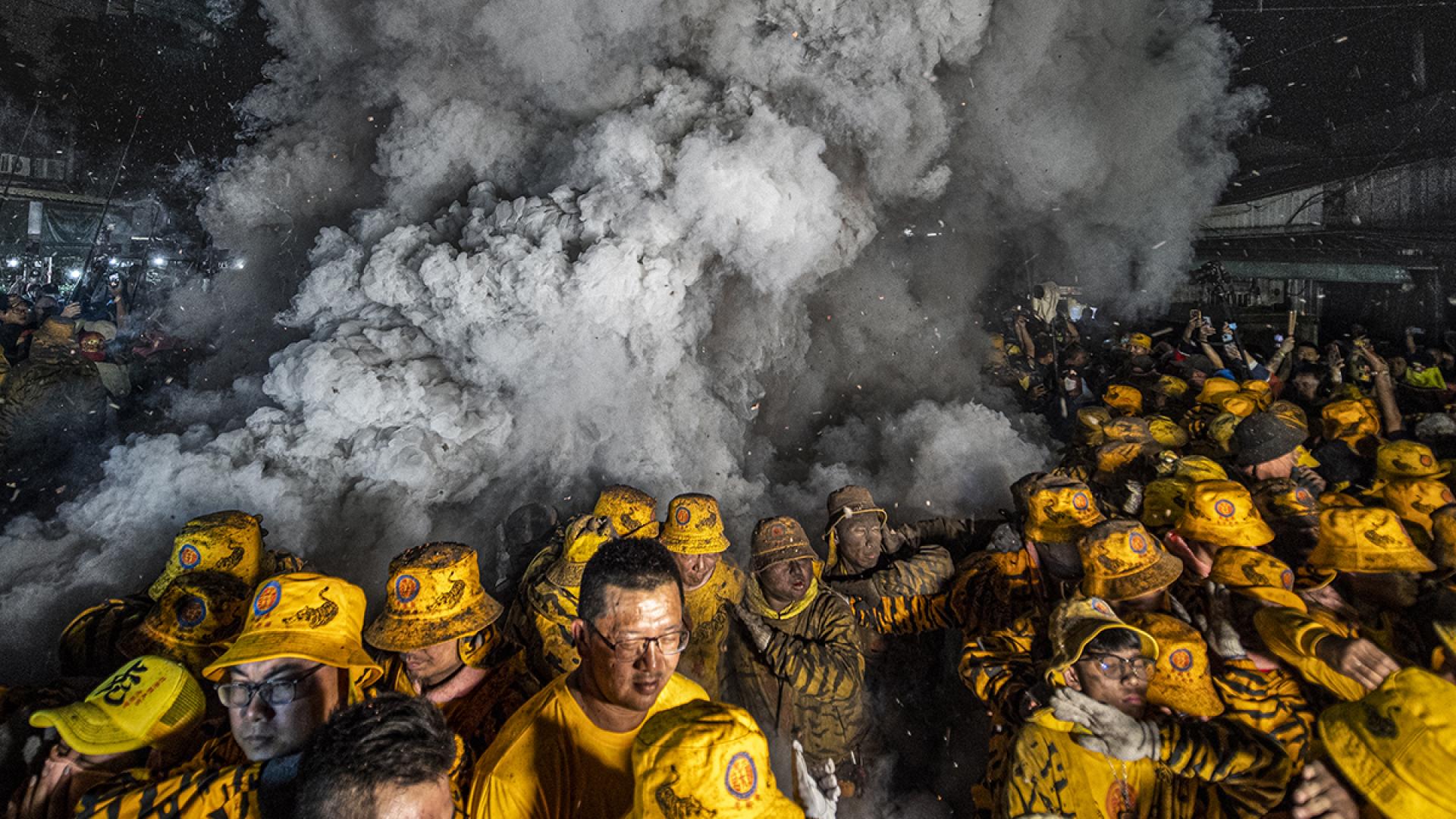 Global Photography Awards Winner - Temple activities 3