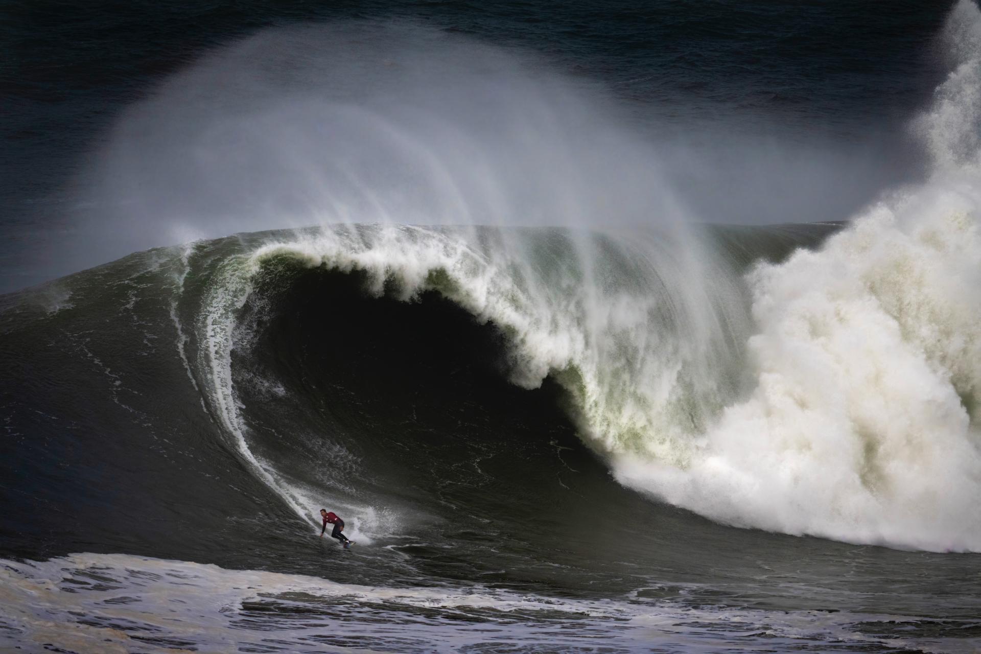 Global Photography Awards Winner - Curvy 