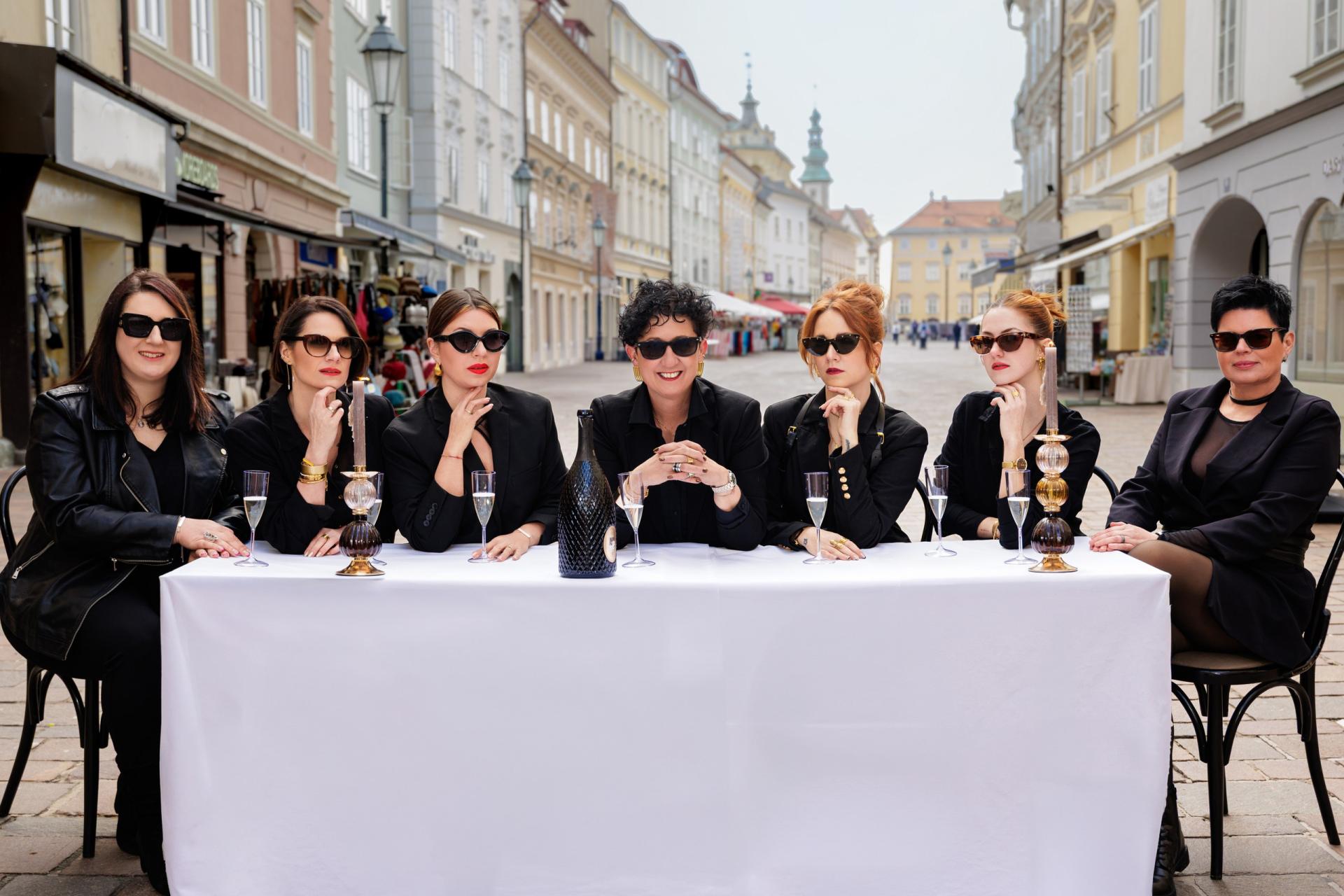 Global Photography Awards Winner - Fashion‑Serie inspiriert von Da Vincis „Letztem Abendmahl
