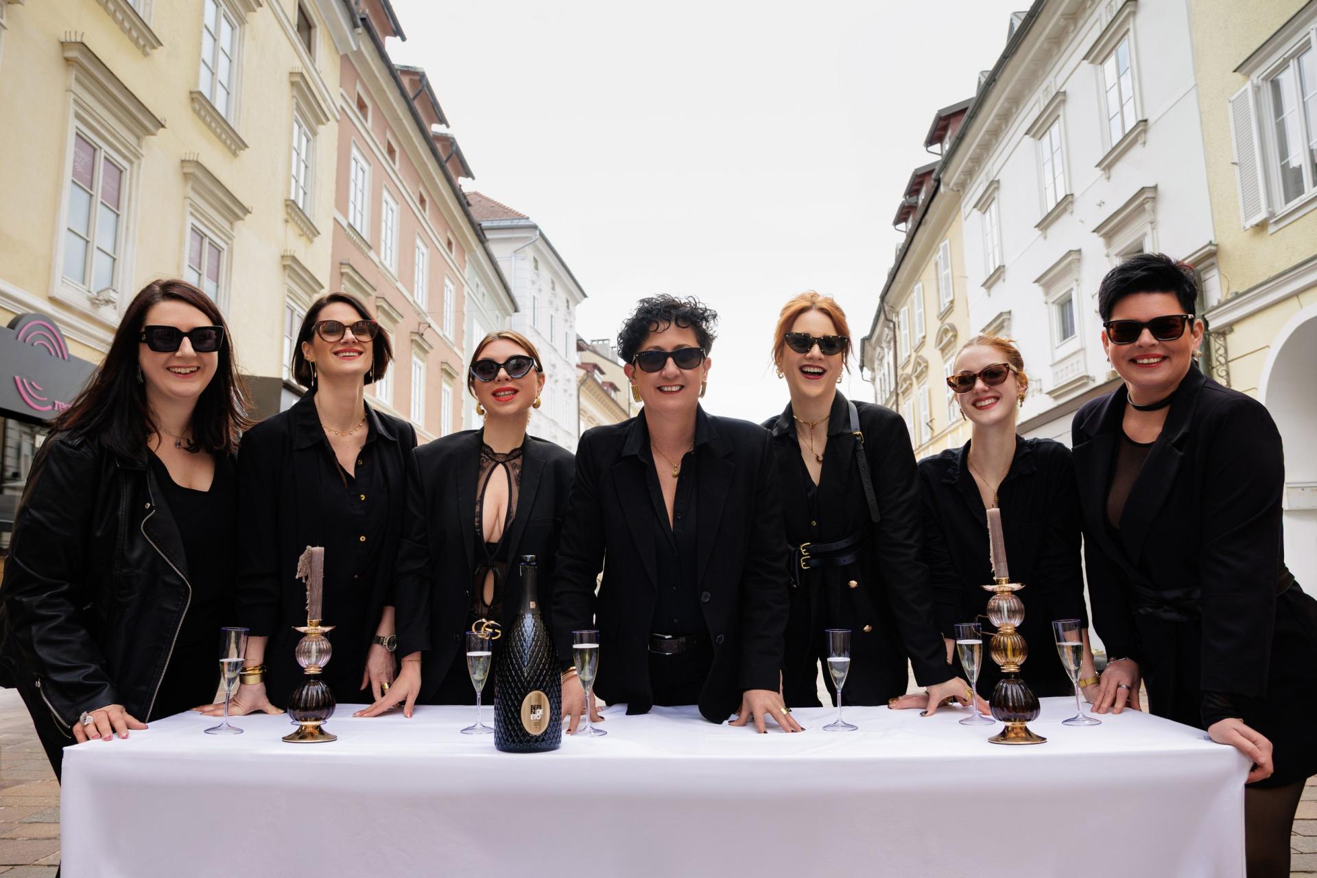 Global Photography Awards Winner - Fashion‑Serie inspiriert von Da Vincis „Letztem Abendmahl