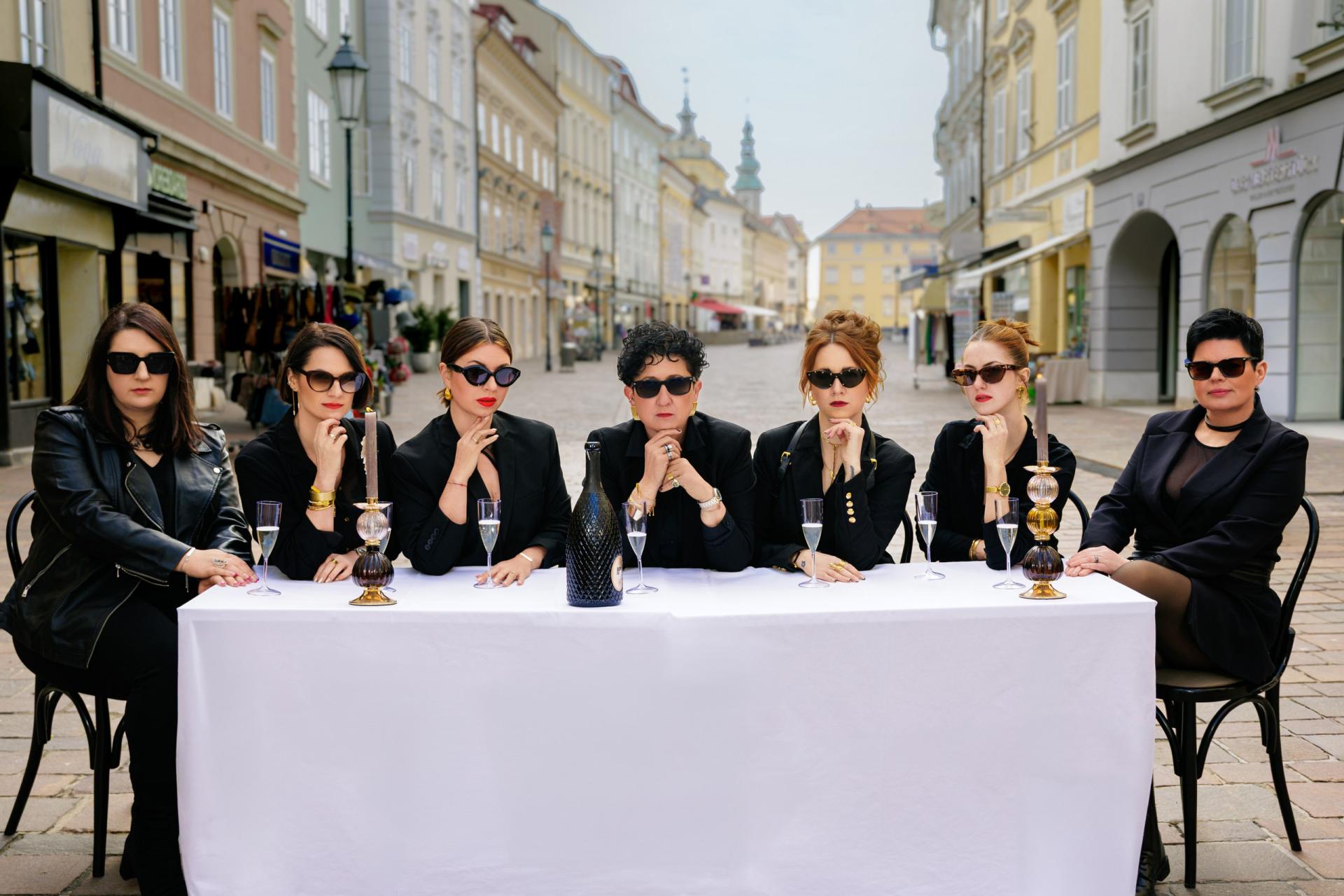Global Photography Awards Winner - Fashion‑Serie inspiriert von Da Vincis „Letztem Abendmahl