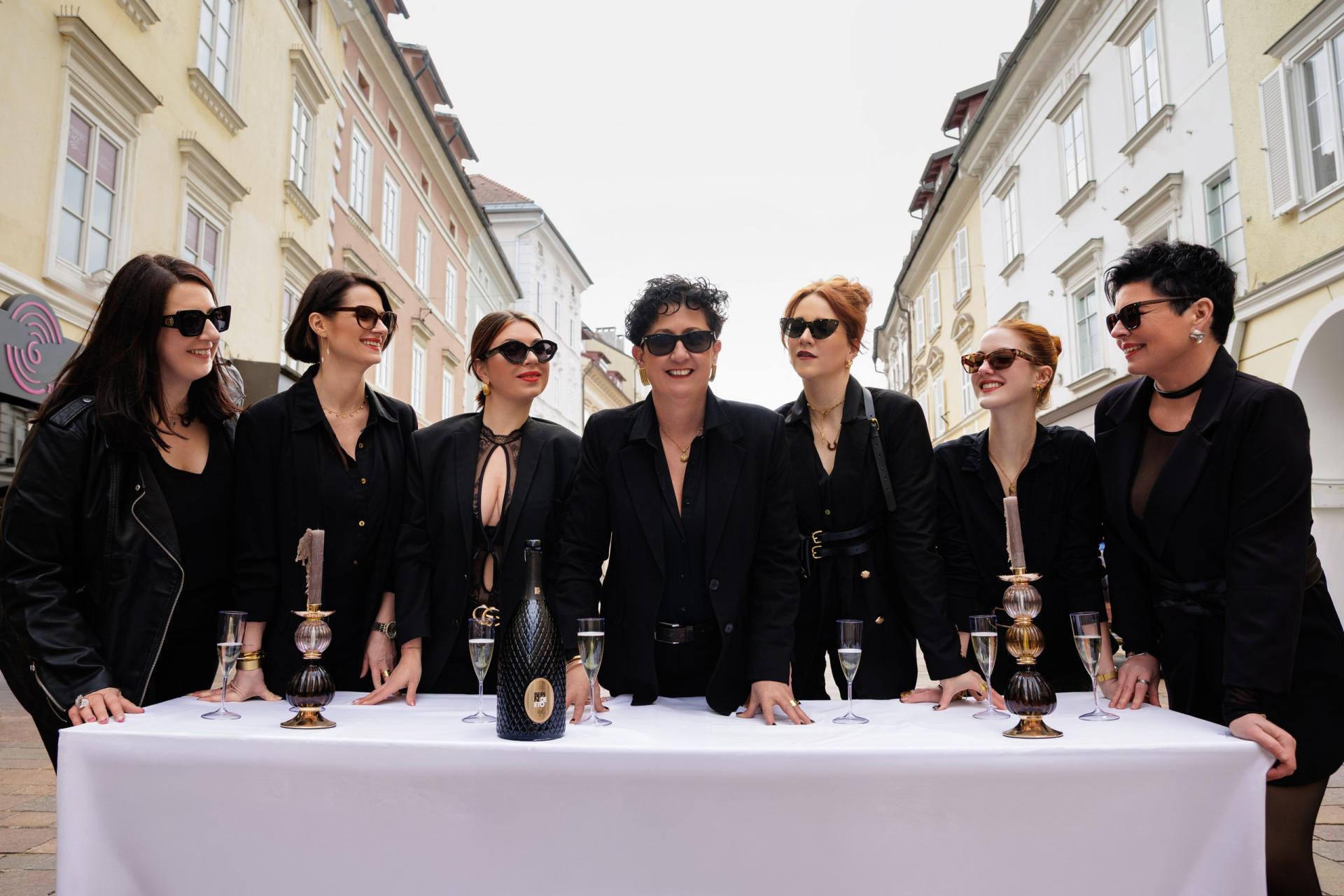 Global Photography Awards Winner - Fashion‑Serie inspiriert von Da Vincis „Letztem Abendmahl
