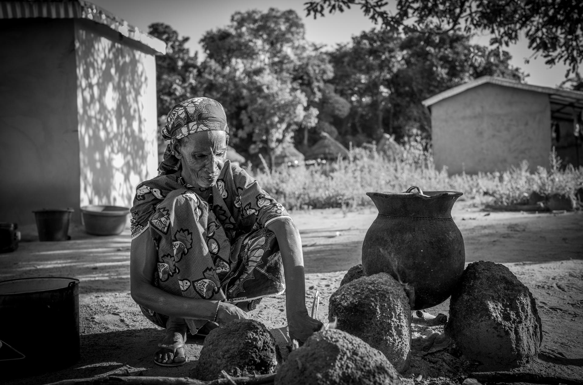 Global Photography Awards Winner - Guardians of tradition: fulani women between generations