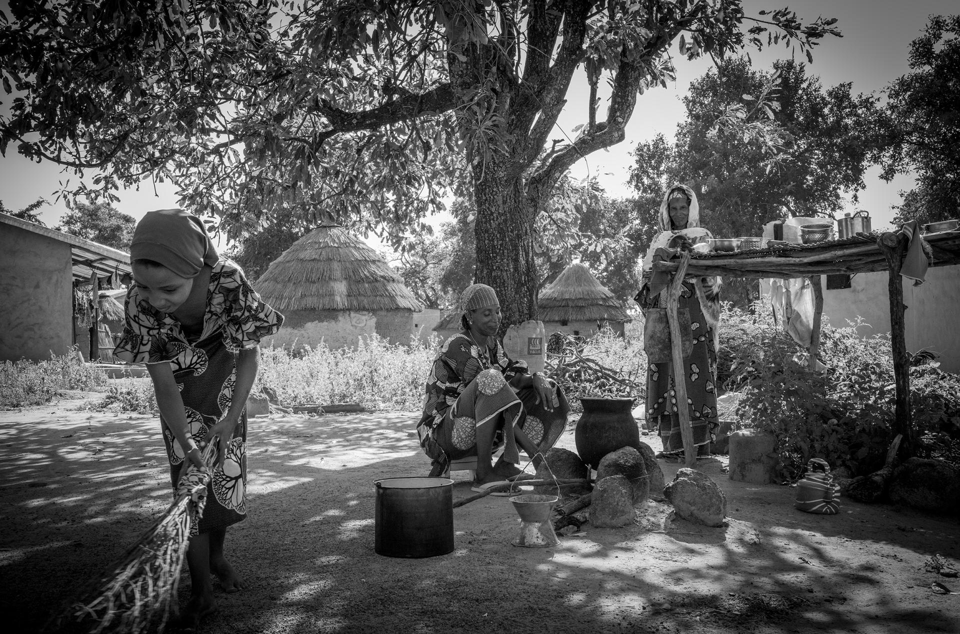 Global Photography Awards Winner - Guardians of tradition: fulani women between generations