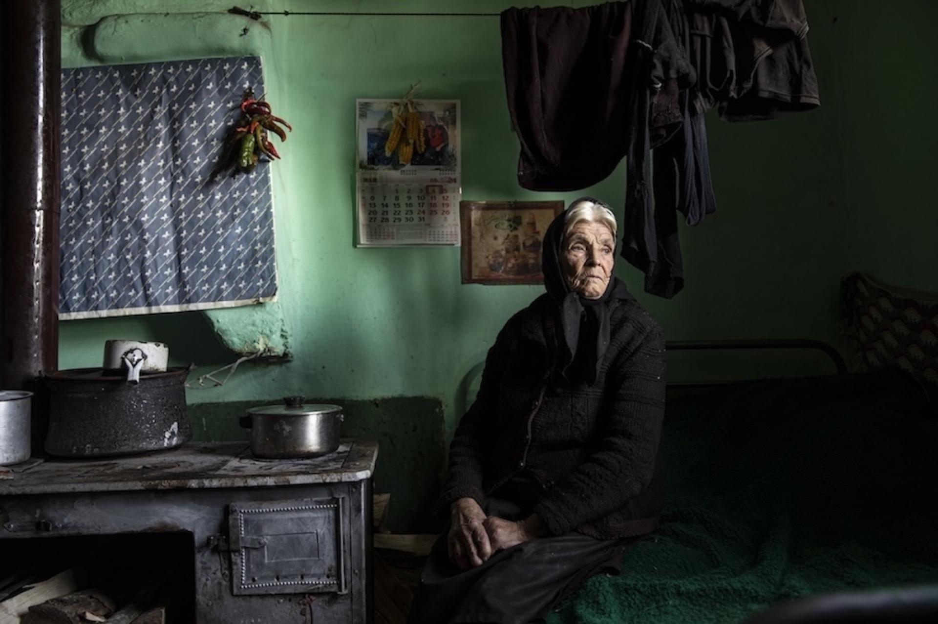 Global Photography Awards Winner - WOMEN HOLDING