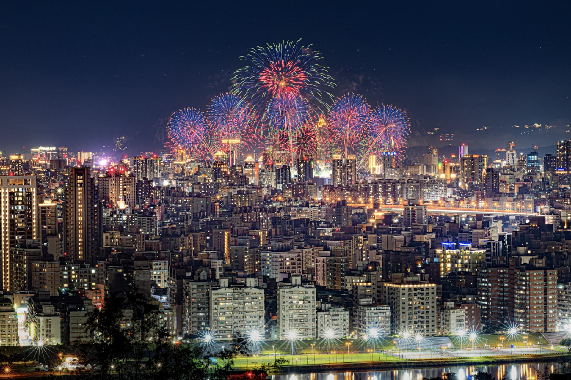 Global Photography Awards Winner - 大稻埕夏日花火
