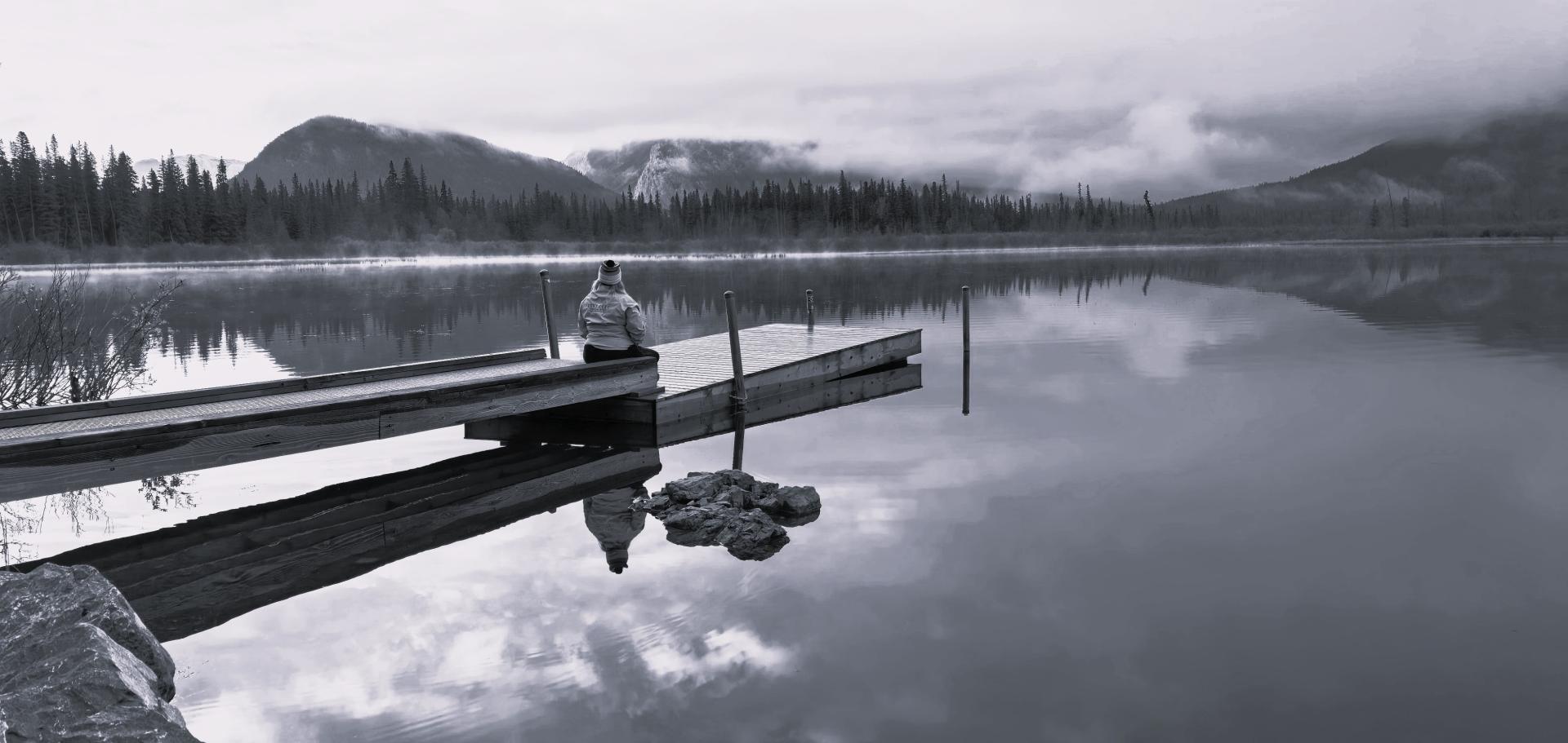 Global Photography Awards Winner - Contemplating the Mountain, Contemplating the Self 观山，亦观心