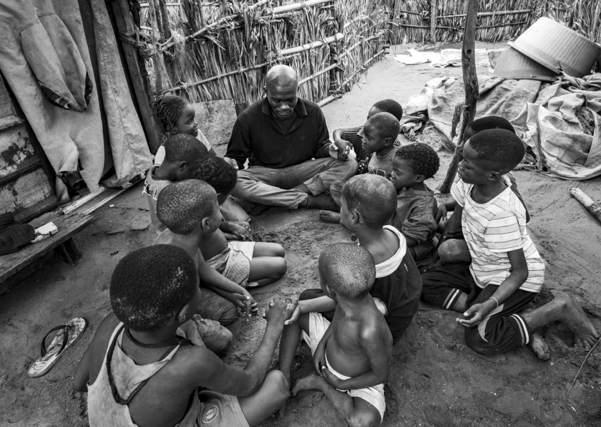 Global Photography Awards Winner - The Hands that Weave Chants