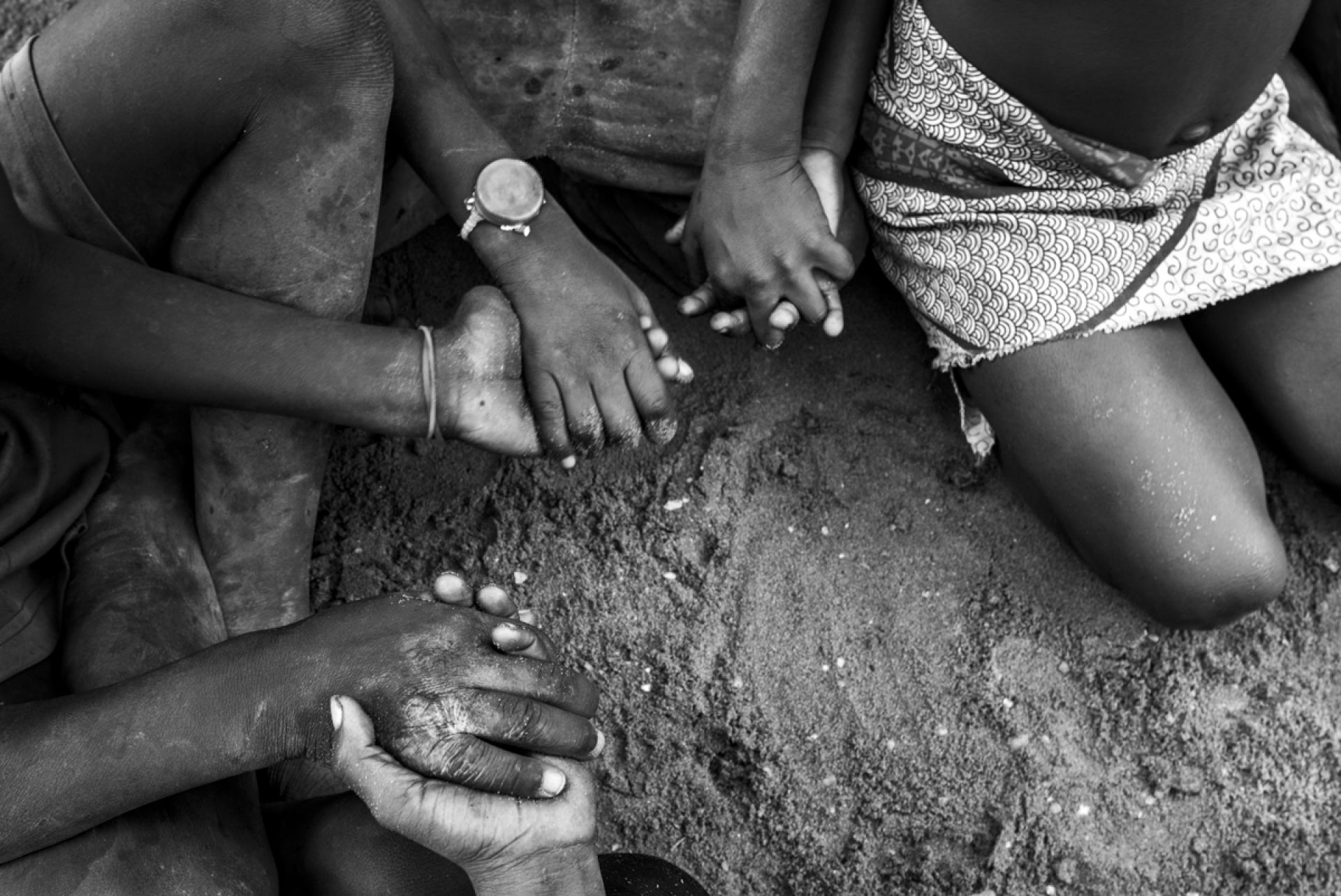 Global Photography Awards Winner - The Hands that Weave Chants