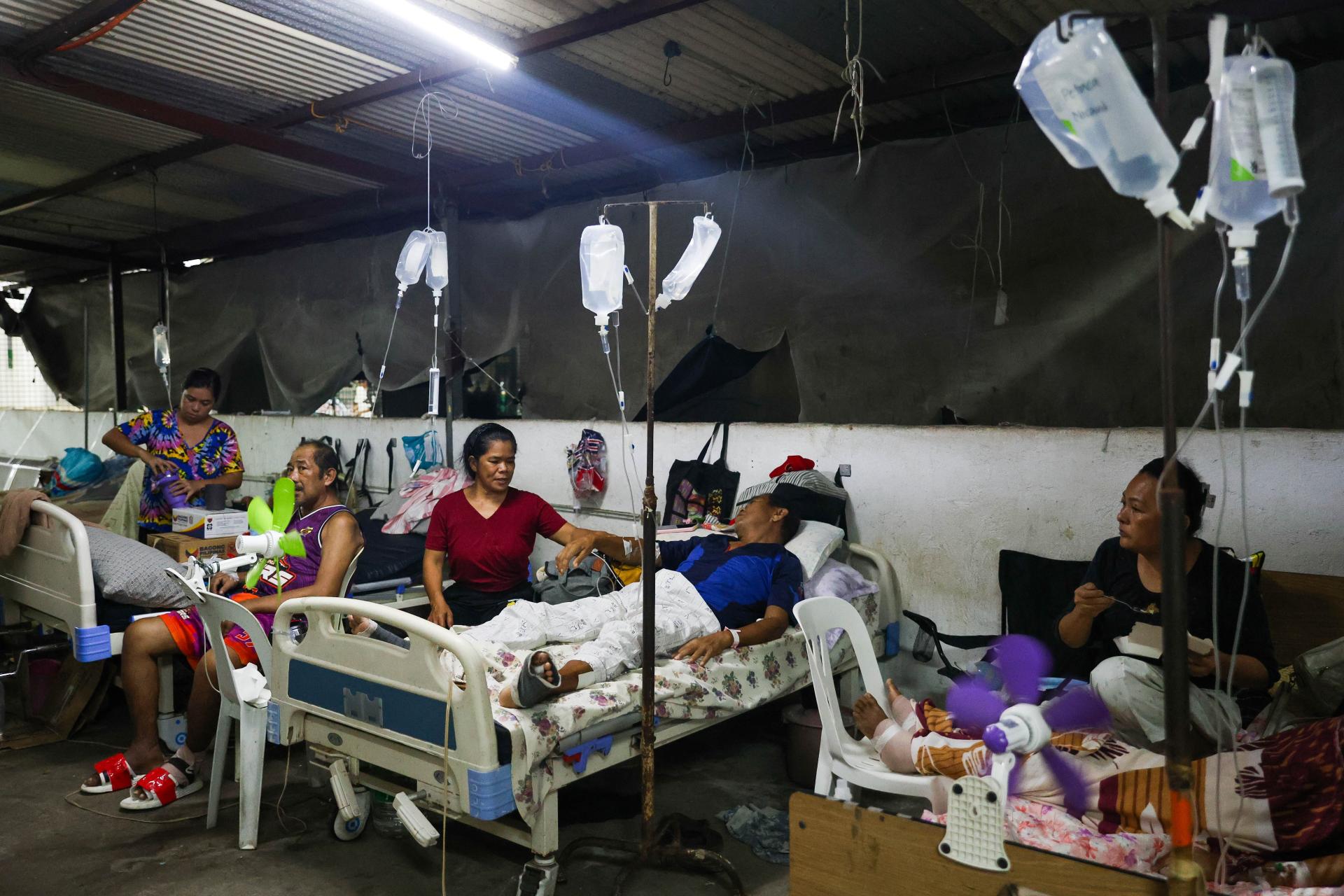 Global Photography Awards Winner - M 7.8 earthquake killed over 100 in Philippines